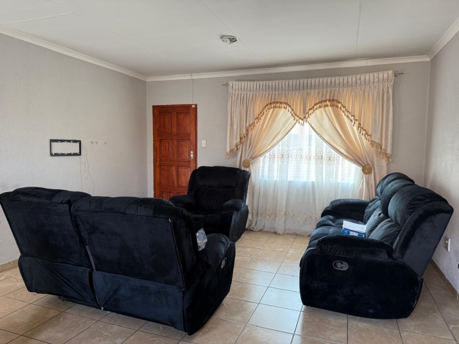 To Let 3 Bedroom Property for Rent in Waterkloof North West